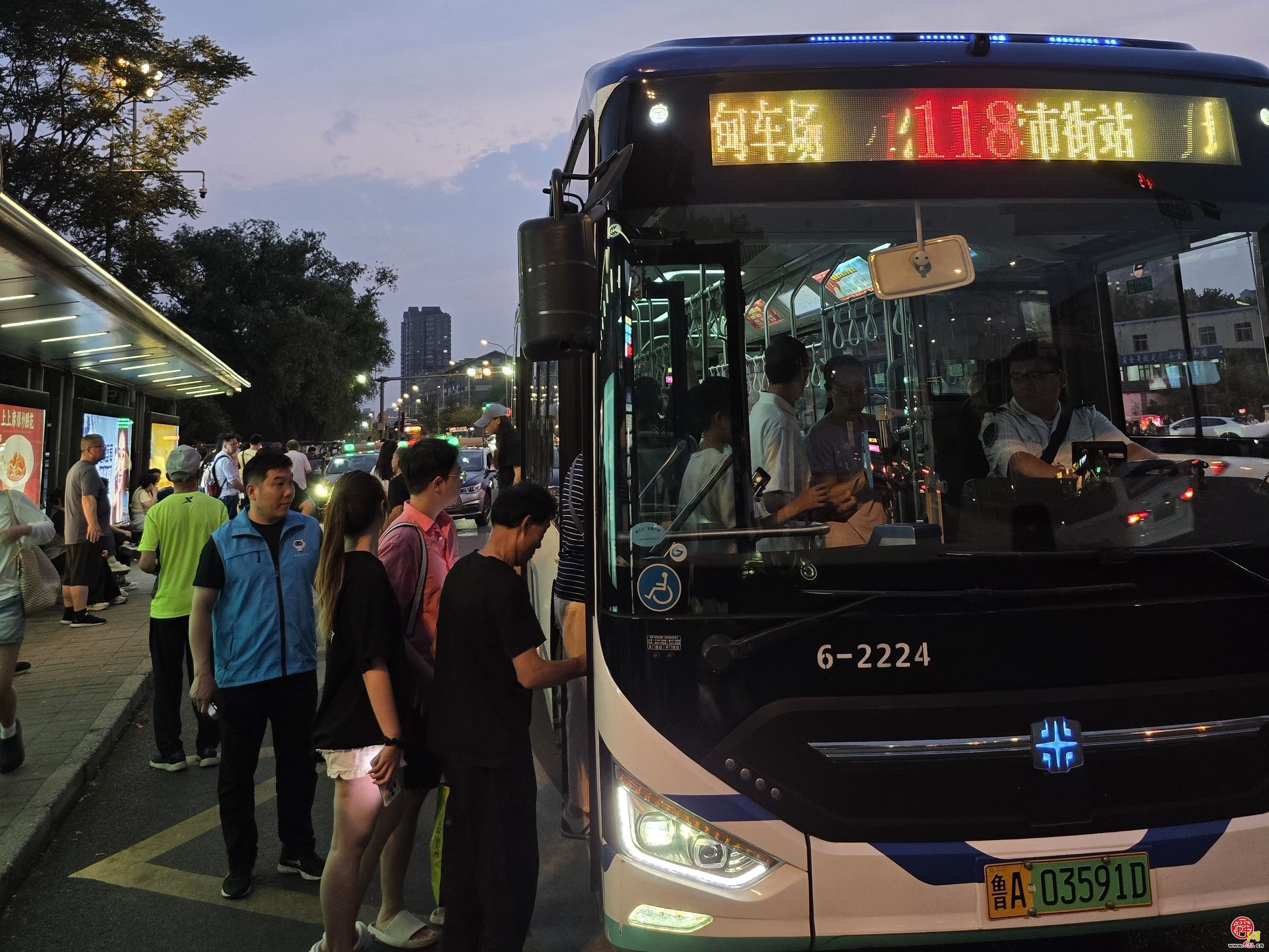 “粽”情护航 畅行泉城—济南公交全力守护市民游客平安顺畅出行