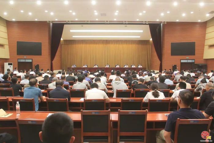 章丘区住建领域安全生产推进会议暨2025年“安全生产月”活动部署会议召开