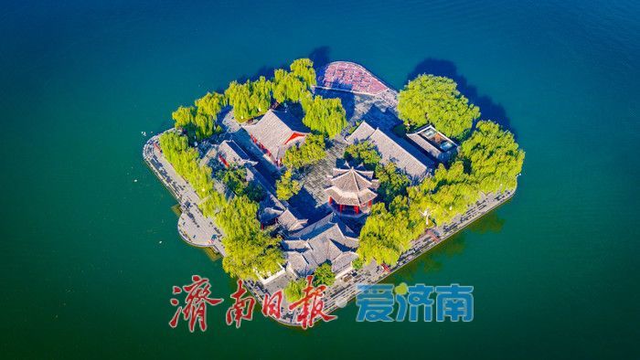 秋雨后晨雾漫明湖 泉城绘就水墨画卷