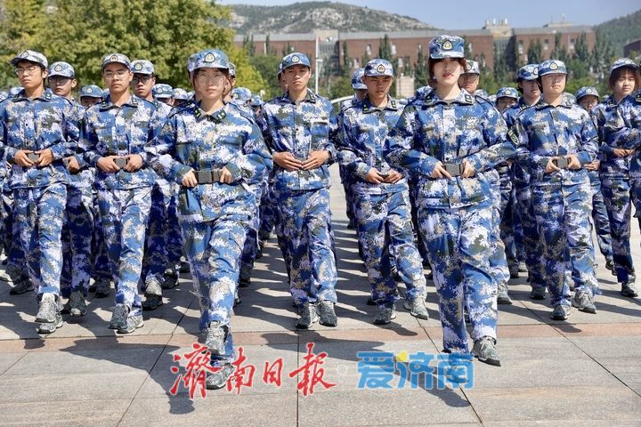 迷彩青春正淬炼