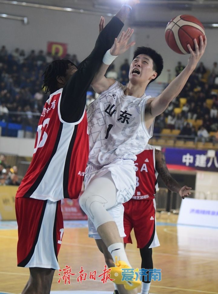 巩晓彬“重出江湖”，率山东U22全运男篮热身大胜芝加哥怒火队