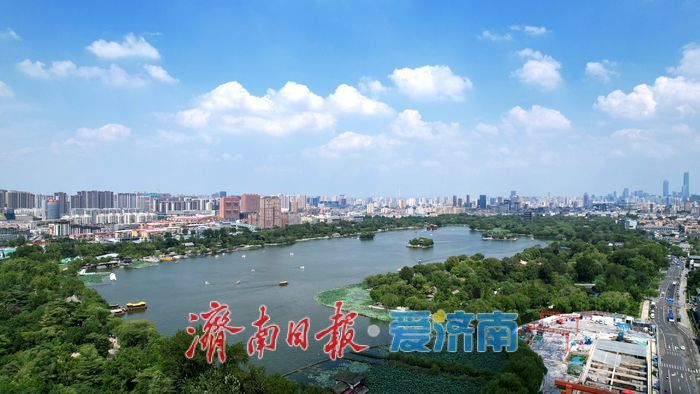 一年四季 泉在济南丨“棉花糖” 白云缀晴空 大明湖颜值爆表