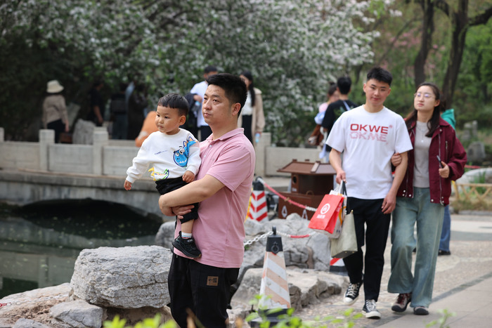 春日热如夏！济南4月1日气温达28℃