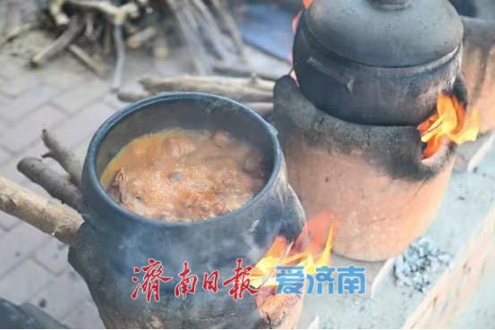 国庆假期秘境石崮寨火爆出圈！石崮寨三娘坐镇才艺大舞台，江湖好戏轮番上演