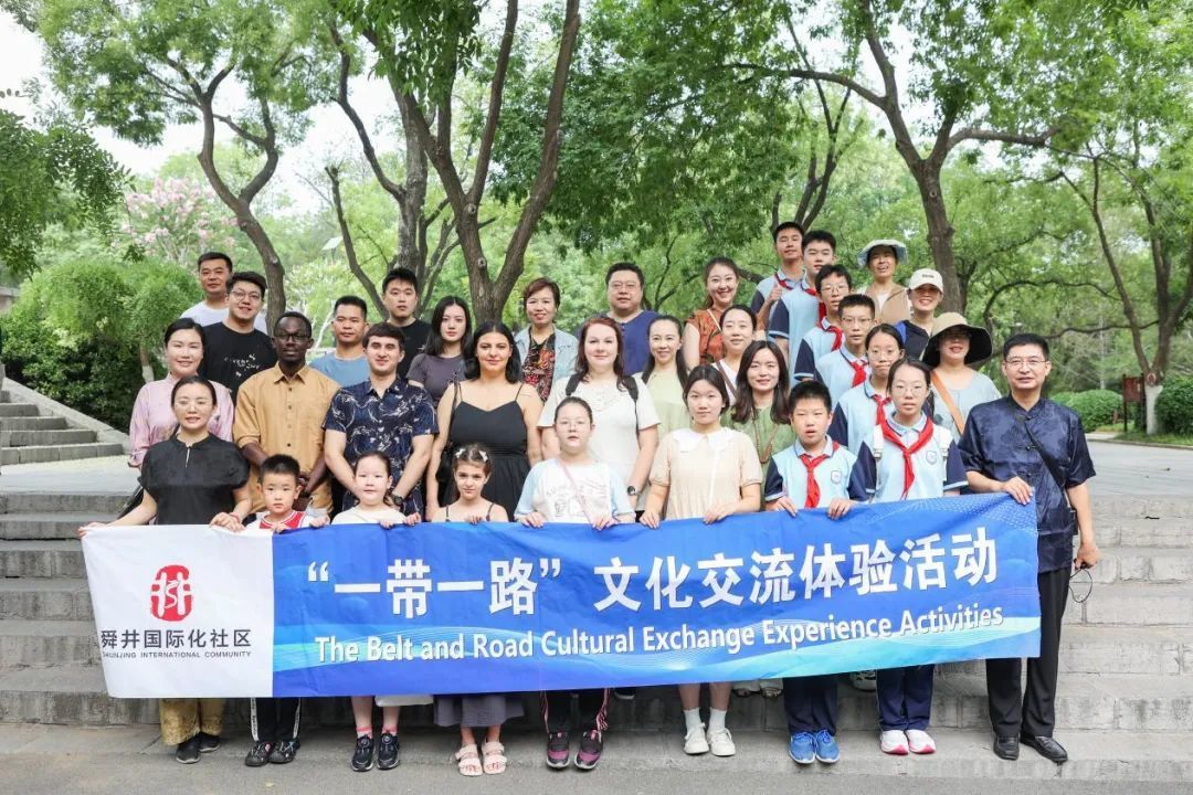 “泉”在济南过暑假 