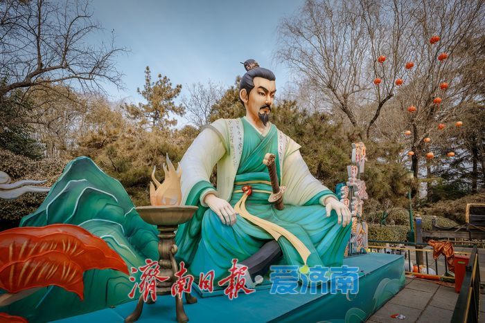 天下第一泉迎春花灯会进入收尾安装 非遗元素点亮新春