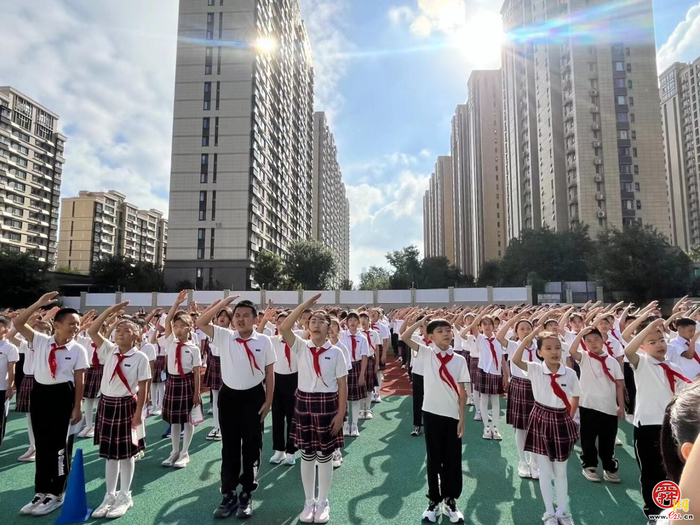 立品格之约 赴逐梦新程——济南市历下区熙华小学绘就新学期育人画卷