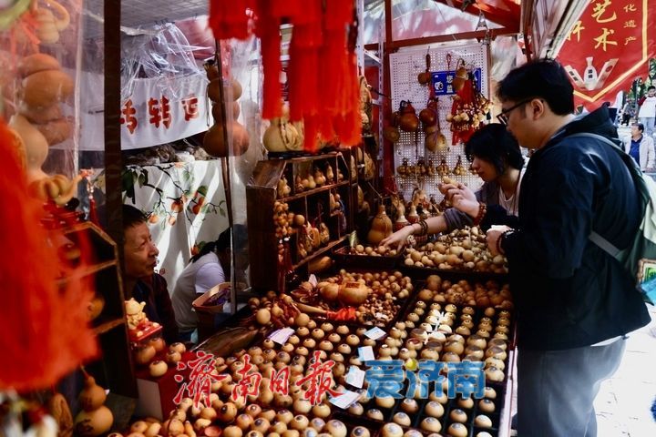 千佛山国庆游园会人气旺 赏景品韵乐享假期