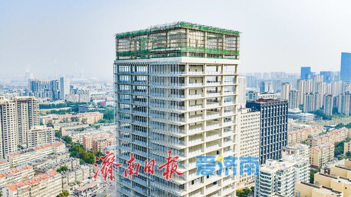 科创载体拔节生长 济南CBD西片区创新发展中心外立面施工推进