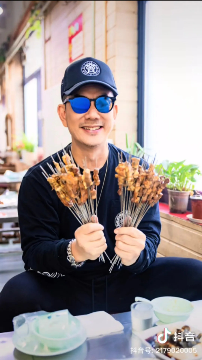 好客山东美食争霸赛，明星来助力！看看他们在鲁A都吃了啥?