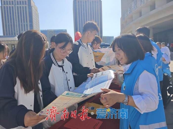 M15路正式上线，济南公交“小微驳”又添新成员