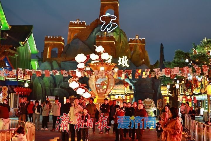 一年四季 泉在济南丨流光映黄河 夜景醉游人