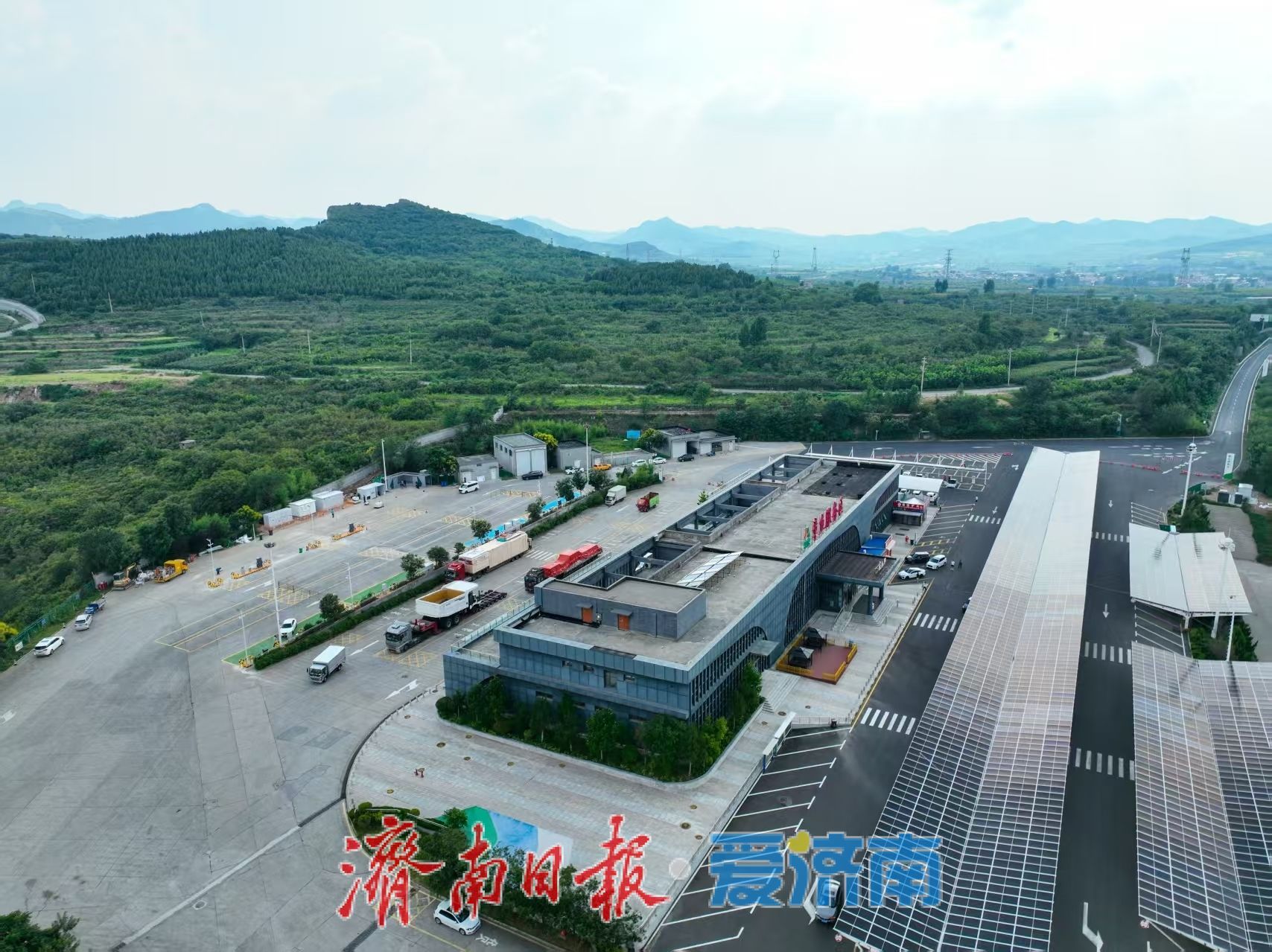 不止修路护路，更为电动重卡“护航” 山东高速：从“过路服务”到“补能担当”