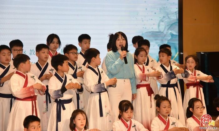 泉润心田 协同筑梦 ——济南市市中区“泉心桥”心育教联体成立仪式暨心理示范校交流研讨活动