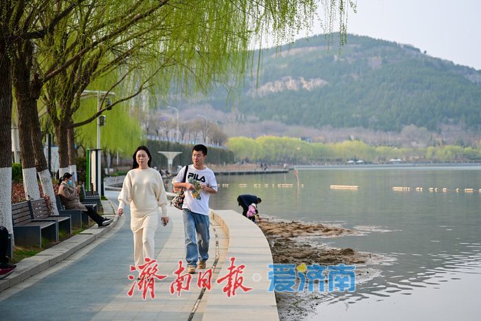 一年四季 泉在济南丨春日孟家庄水库：市民游客共享自然惬意时光
