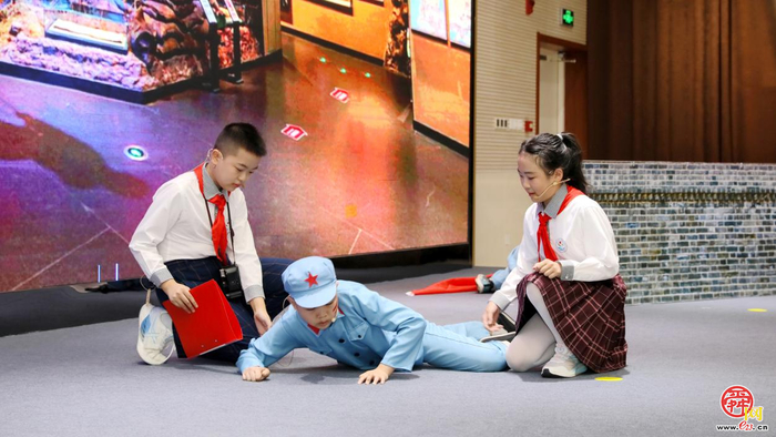 “爱我国防”2025年济南市青少年军事体验活动热血开营 ——以青春之名铸就钢铁长城