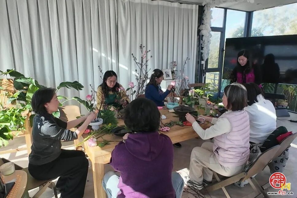 以花为笔，邂逅生活之美 