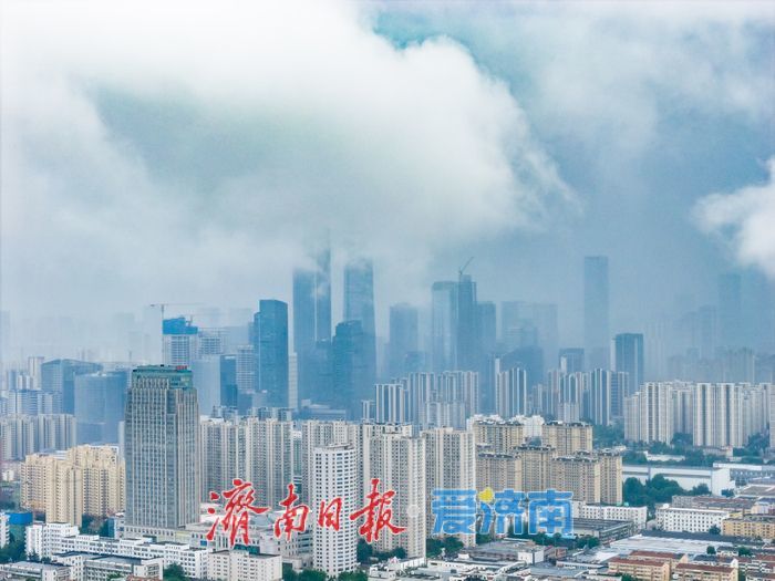 伏天细雨送清凉