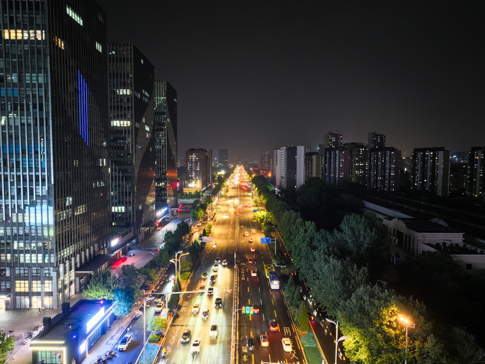 项目强省会｜济南工业南路LED路灯升级改造，五一“高光”迎客