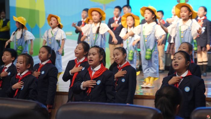 济南市市中少年原创舞台剧点亮“全国交通安全日”