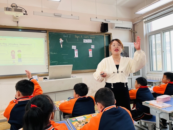 济南市、起步区两级教研中心调研团前往香王小学进行教育品质调研