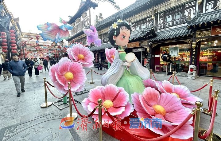 置身于“荷花”之中，古装人偶“李清照”亮相大观园