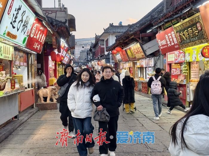 春节临近，济南芙蓉街夜游升温