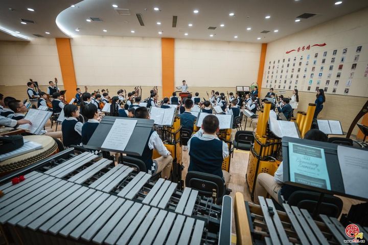 你远走高飞，我原地返回： 历城二中艺术团以美育大爱获评“齐鲁最美教师团队”！