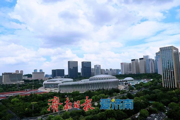 一年四季 泉在济南丨晴空铺画卷 泉城蓝再上线