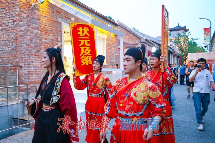 晚风醉泉城 泉城精酿啤酒节点燃上新街夏夜烟火