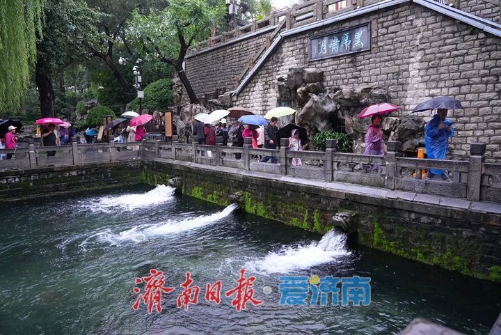 因泉城路道路施工，10月10日起济南10条公交线路临时调整部分运行路段