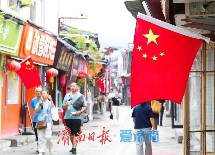 双节喜相逢，最美“中国红”