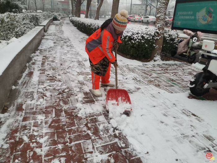 温暖市民上班路！济南城管1.3万余人彻夜“雪”战保畅通