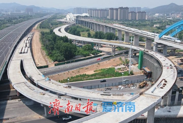 新建匝道实现合龙，高铁历城站新增独立进出站道路