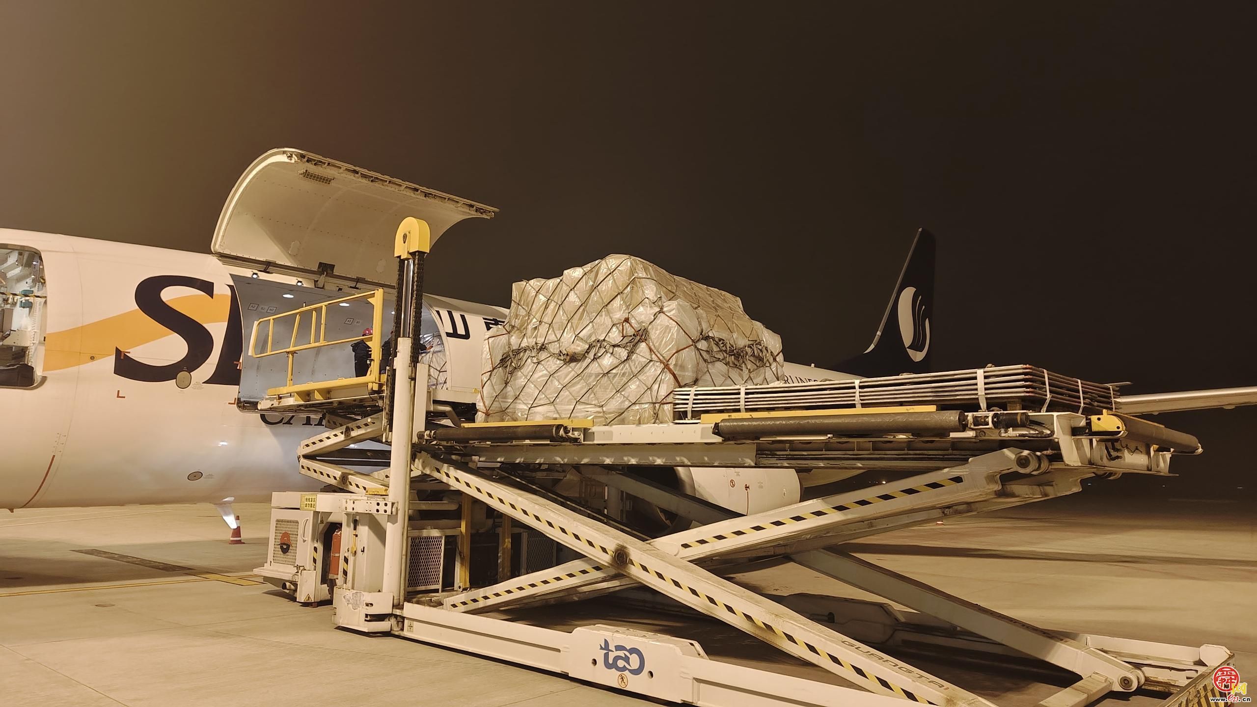 山航货运首创“空中黄金走廊” “青岛-淮安-大阪”国际货运航班启航