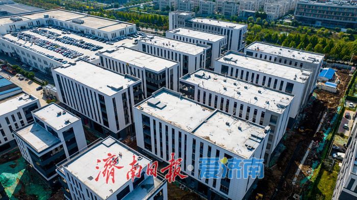 项目强省会｜中交（济南）创芯智谷项目加速“扮靓”，室外及安装工程过半