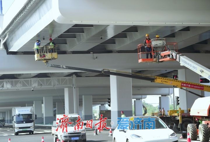 桥下空间全面恢复双向通行，工业北路快速路东延项目即将迎来通车