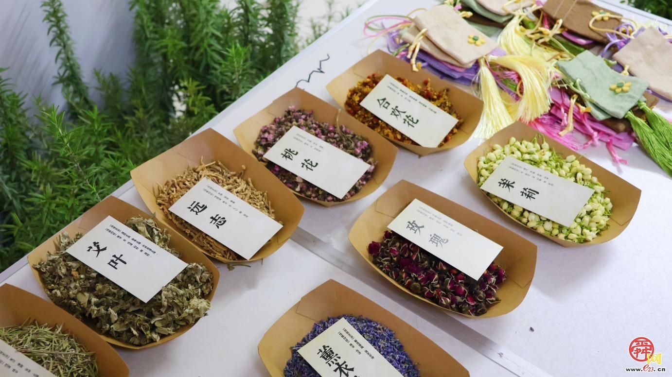 “香”伴中秋 济南园·林惠民行走进高新区舜华路街道舜信社区