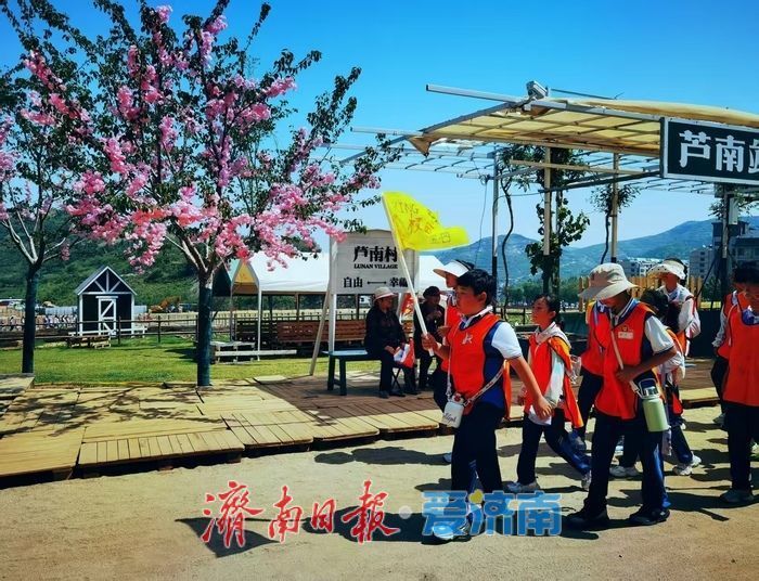 镜头定格乡风文明 光影见证振兴蝶变 “文明乡村入镜来”主题摄影活动在芦南村启幕