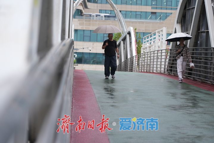 台风“白海豚”外围云系来袭 济南迎来降雨天气