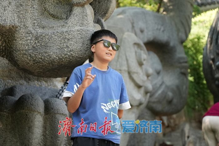 一年四季 泉在济南｜环城公园双虎雕塑成亲子打卡“新宠”