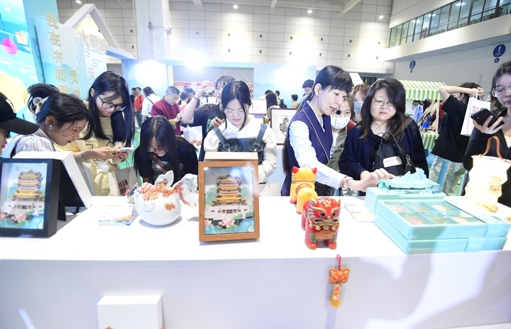 现场图集来了！“天下泉城聚天下英才”济南首届高层次人才招引大会人气爆棚