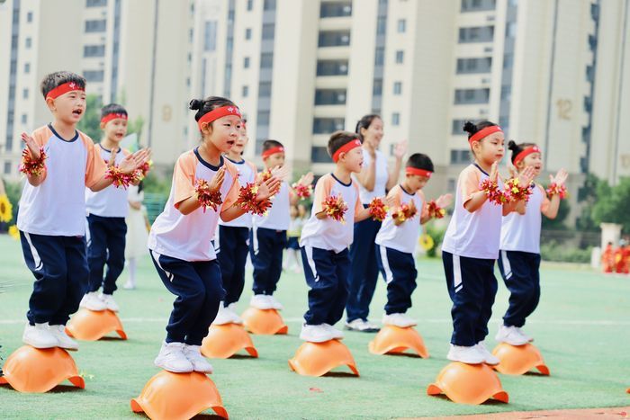 健康第一！市中区幼儿园体育嘉年华点亮幼儿多彩童年