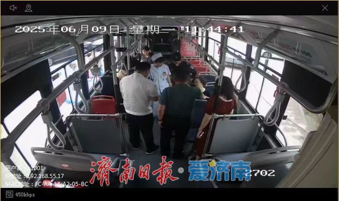 乘客突发不适，济南公交车上演“生命速递”