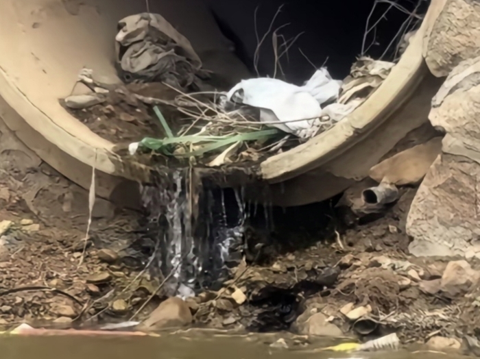 河北平山大峡谷漂流水质遭网友质疑，官号回应：用水取自石板水库，水质干净