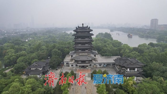 一年四季 泉在济南丨烟雨润泉城，水墨染湖色