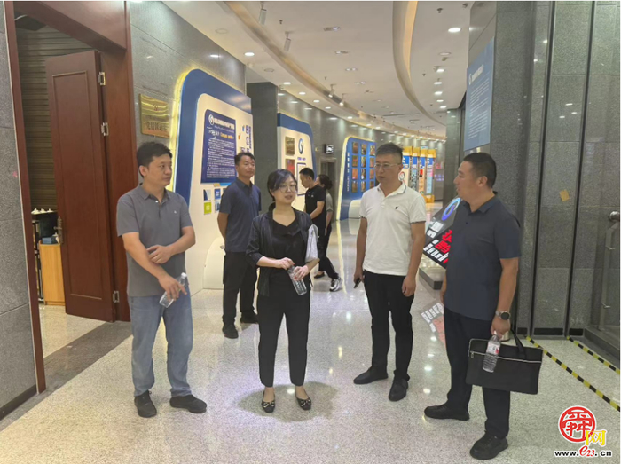 市商务局赴重点电商产业园区调研