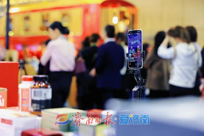 “新业态中的权与责”系列观察③“三方对话”探访主播岗位“行规”：“新打工人”的“逆袭困局”