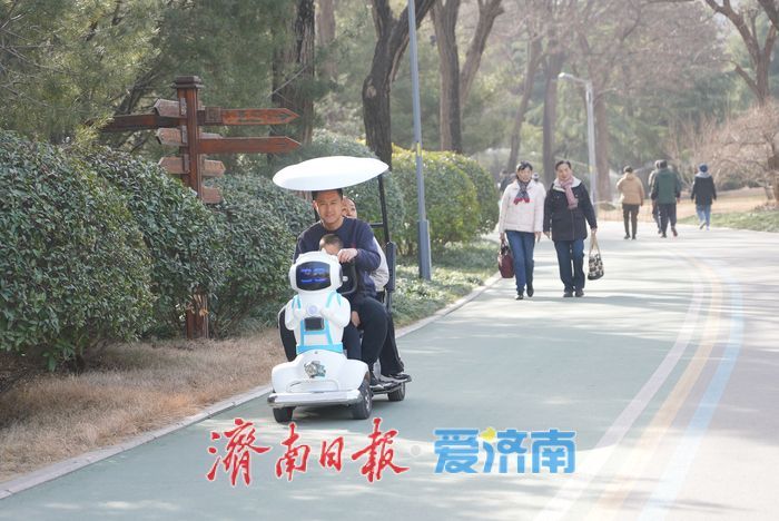 济南迎19℃暖冬晴日 市民乐享冬日“小阳春”