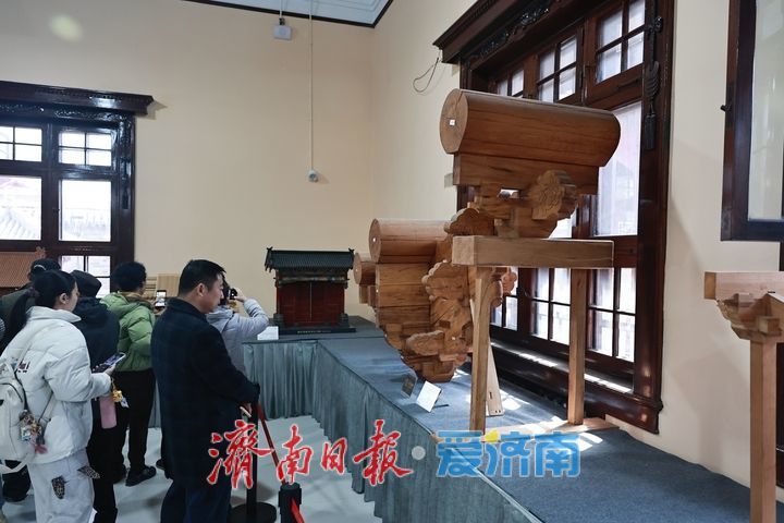 榫卯传古韵 中国古代建筑模型展持续火爆